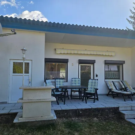 Haus Am Waldesrand * Wustrow (Mecklenburg-Strelitz)